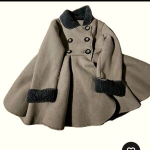 Old Navy Mac& Co. Girls. Sizes 4T. Winter coat. Buttons insulated. Faux Fur.